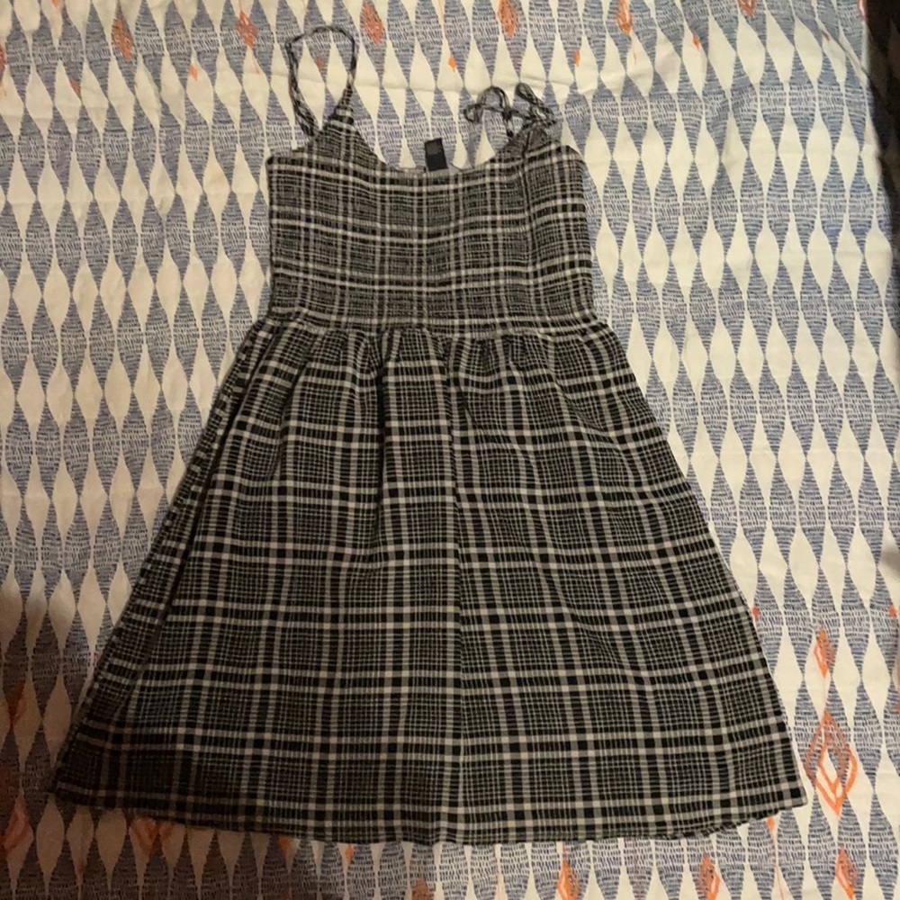 Medium, Forever 21, lightweight, grey and white, school girl dress